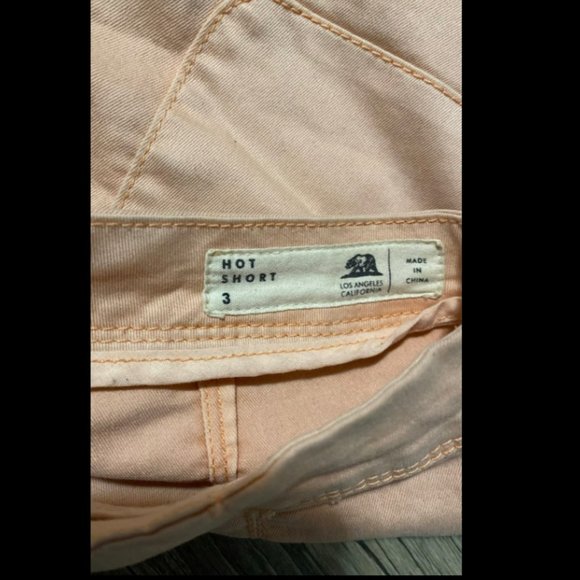 Women's size 3 pink bullhead denim shorts, summer shorts, high waisted shorts - Picture 4 of 4